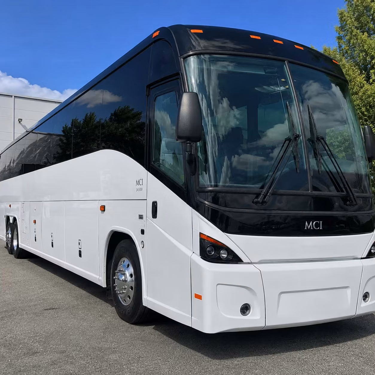 corporate groups in murrieta count on private airport shuttles